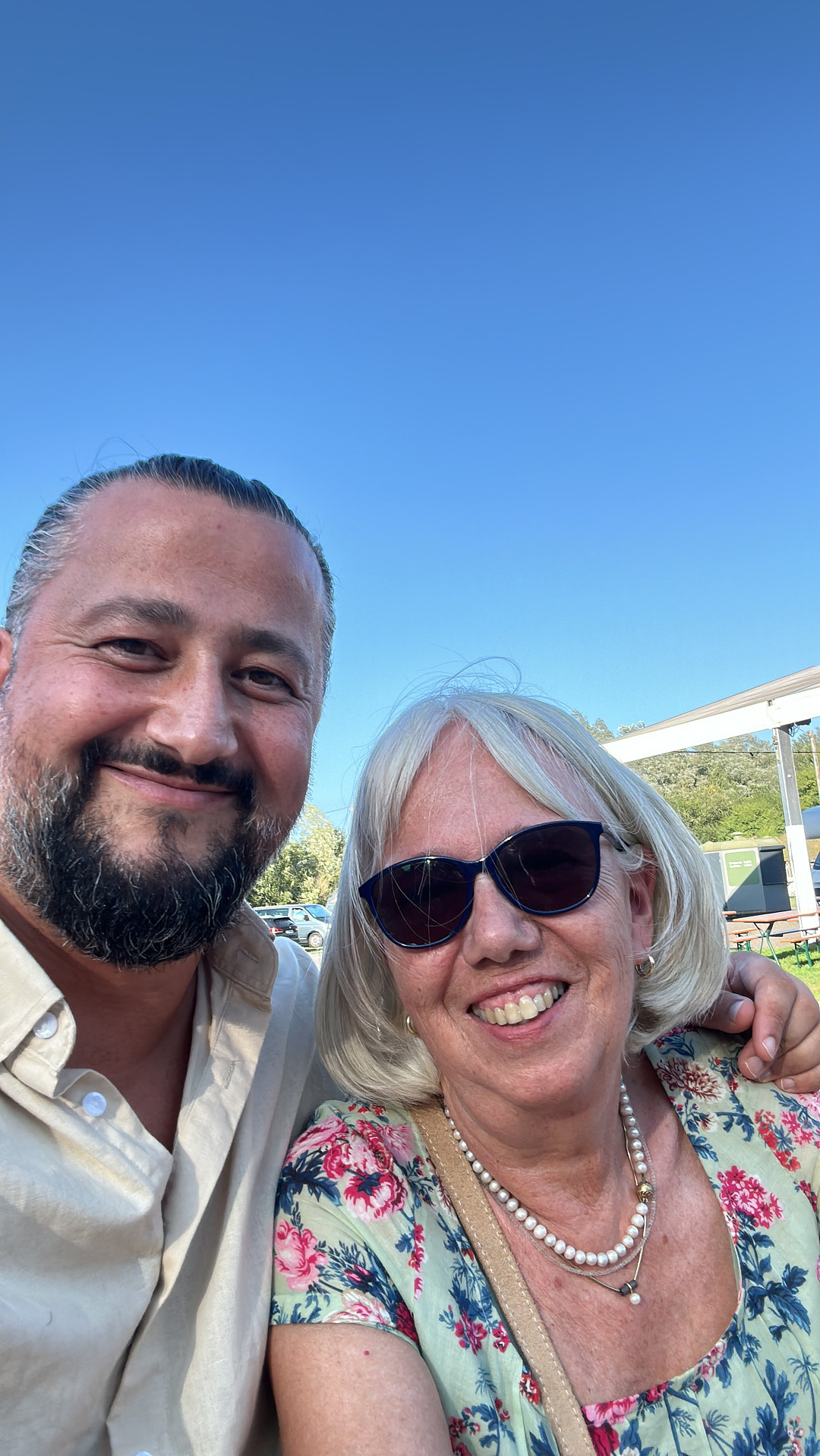 B08806BD-BCAB-4A83-BB54-90AF50144374